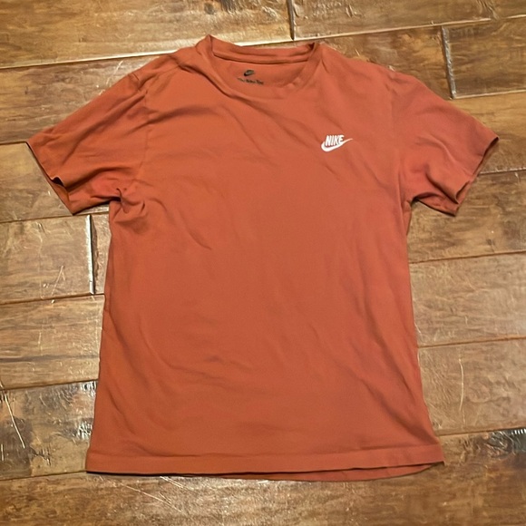 The Nike Tee Embroidered Nike T Shirt Short Sleeve 100% Cotton Men Size Medium - Picture 1 of 6